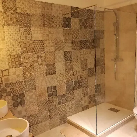 Loft Romantique Avec Privatif - Noctambulles Apartment Hyères